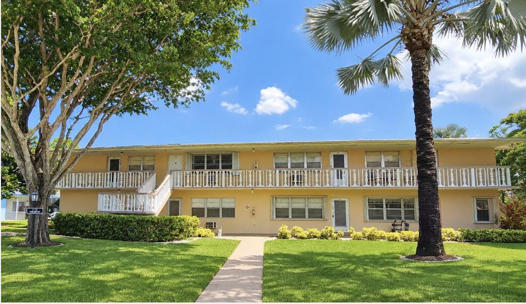 15 Salisbury A, West Palm Beach, FL 33417 photo 2