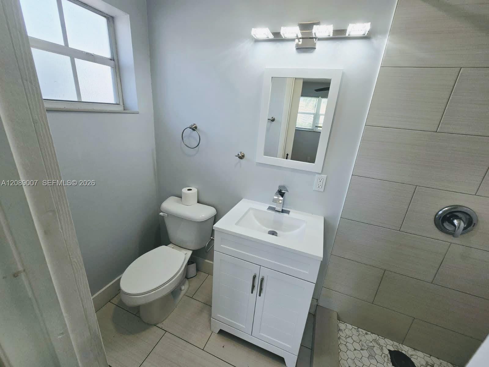 2500 NE 19th Avenue 1, Lighthouse Point, FL 33064 photo 13