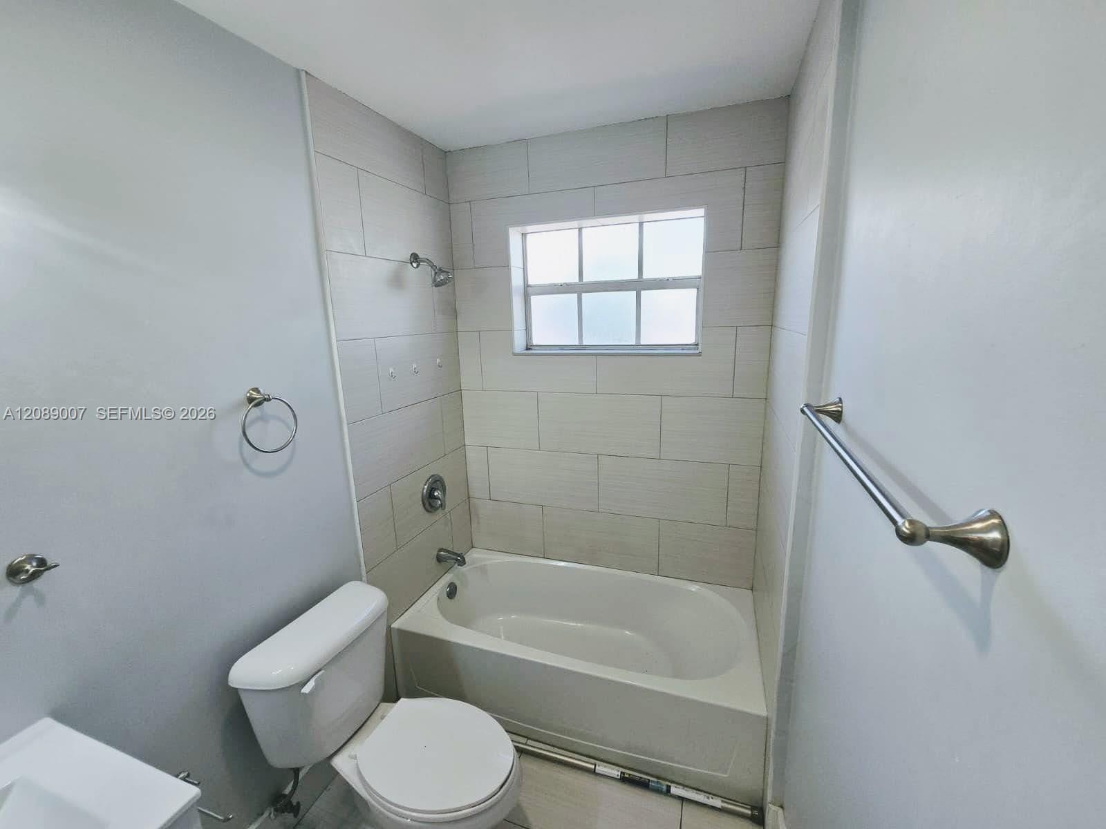 2500 NE 19th Avenue 1, Lighthouse Point, FL 33064 photo 28