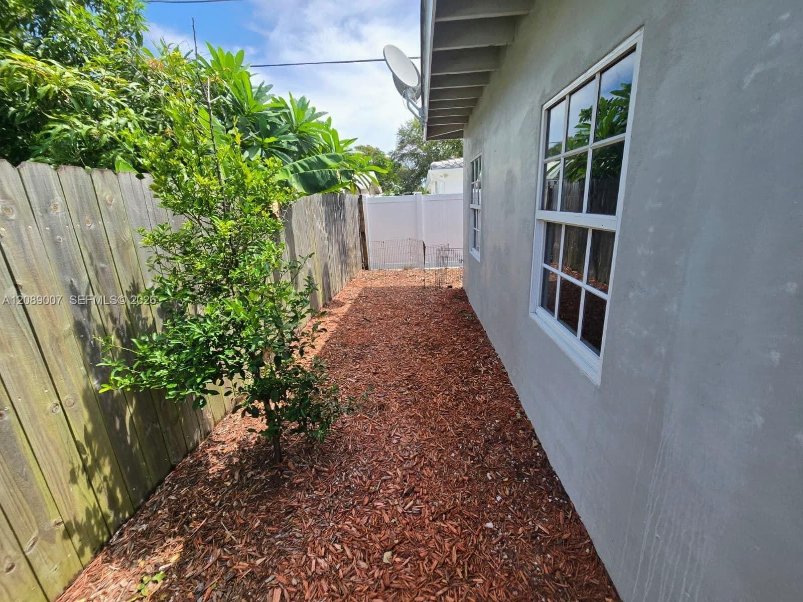 2500 NE 19th Avenue 1, Lighthouse Point, FL 33064 photo 30