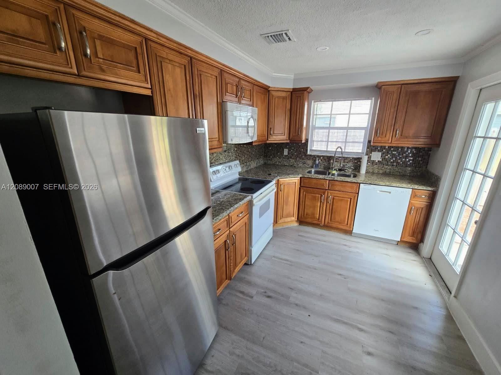 2500 NE 19th Avenue 1, Lighthouse Point, FL 33064 photo 8