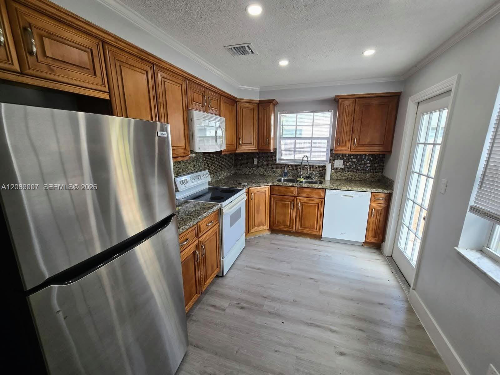 2500 NE 19th Avenue 1, Lighthouse Point, FL 33064 photo 9