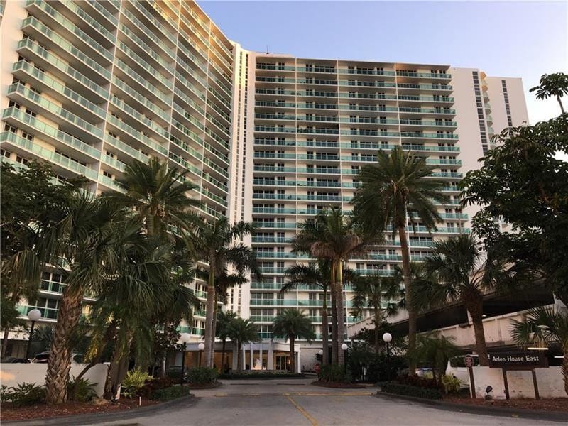 100 Bayview Drive 1826 — photo 1