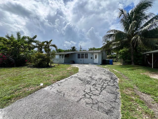 5671 NE 8TH Avenue, Oakland Park, FL 33334