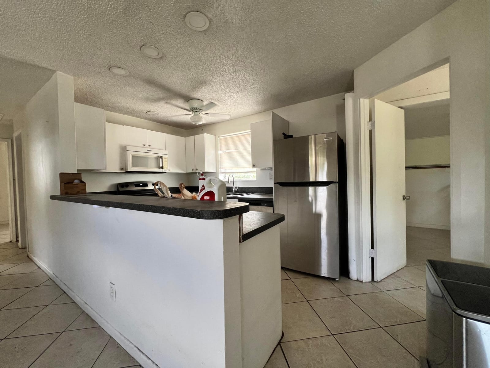 5671 NE 8TH Avenue, Oakland Park, FL 33334 photo 8