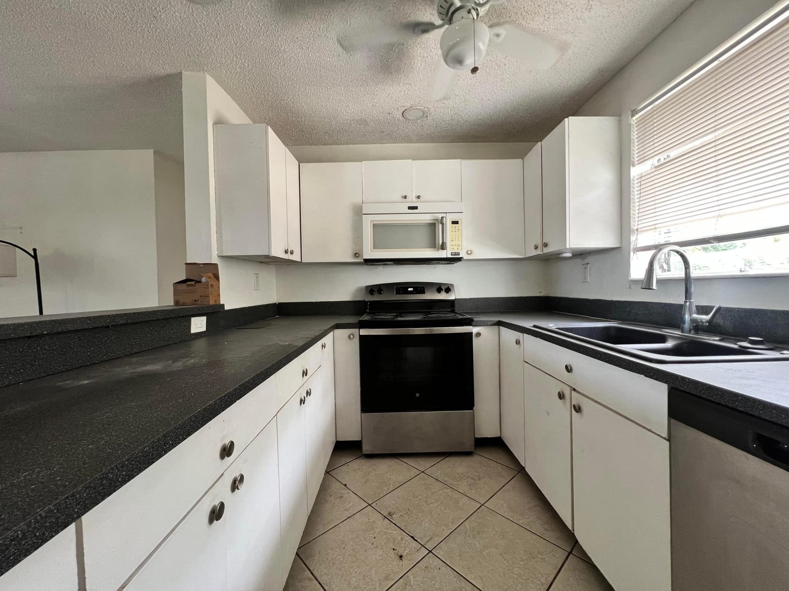 5671 NE 8TH Avenue, Oakland Park, FL 33334 photo 10