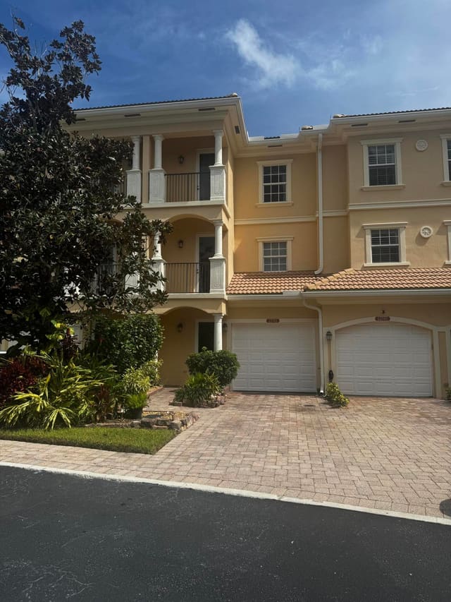 12743 SE OLD CYPRESS Drive 7-904, Hobe Sound, FL 33455