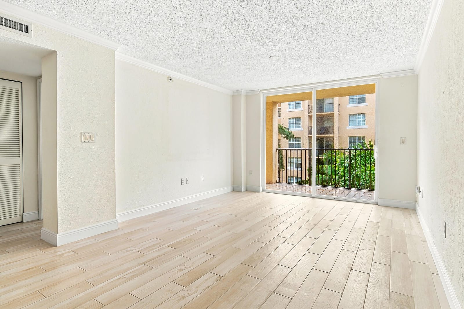 1801 N Flagler Drive 603 — photo 2