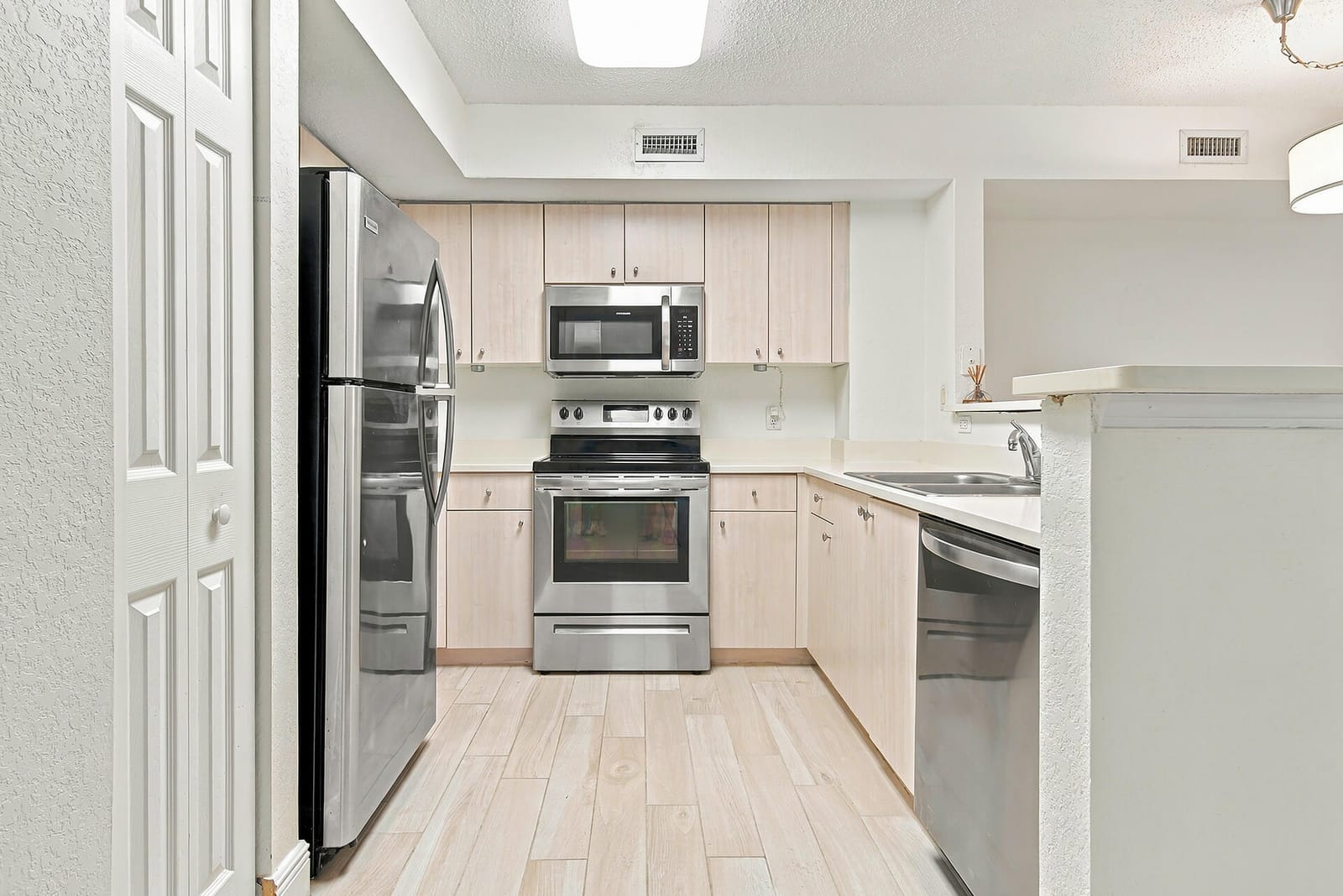 1801 N Flagler Drive 603 — photo 7