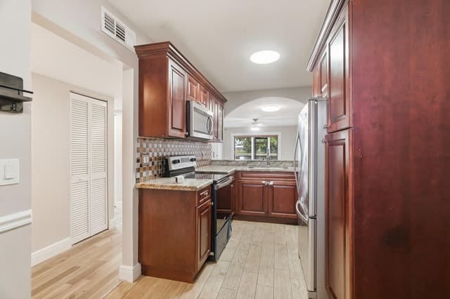 9672 W MCNAB Road 109, Tamarac, FL 33321