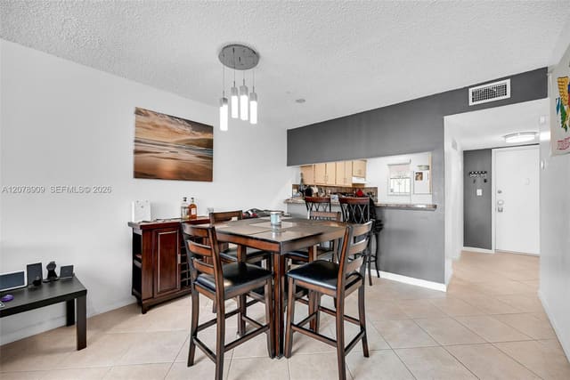 7610 Stirling Road 206F, Davie, FL 33024