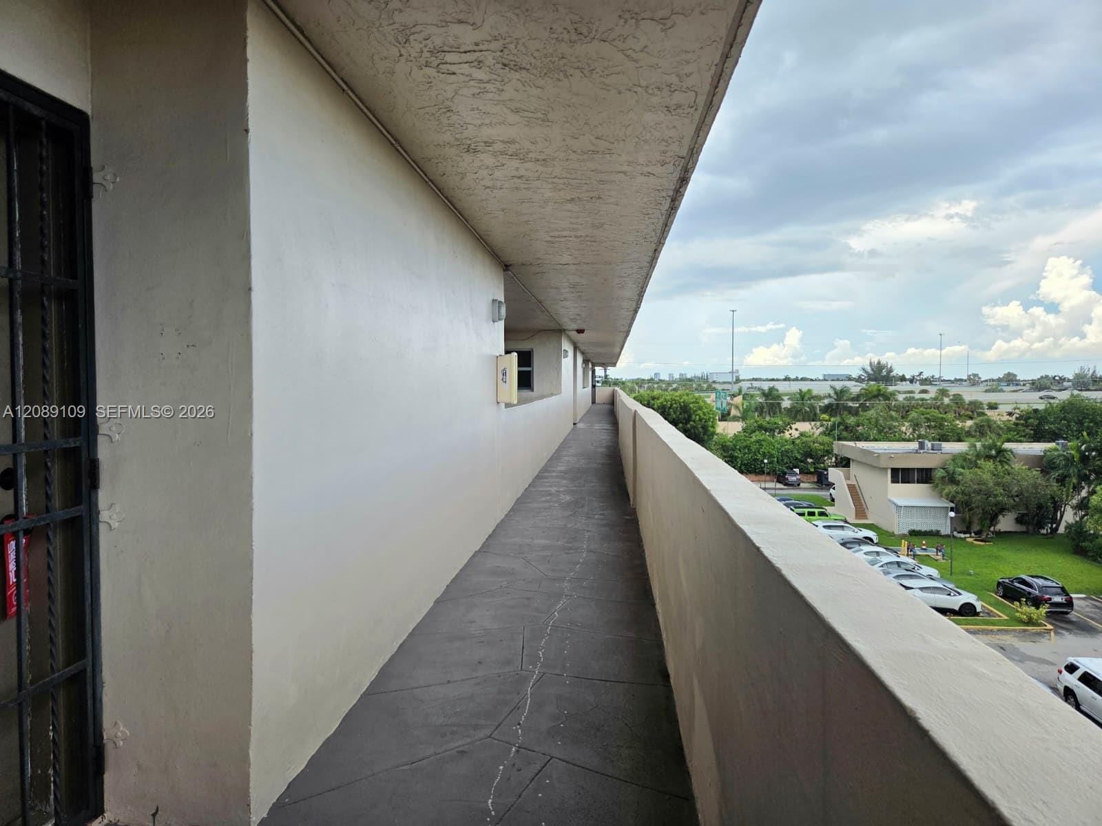 870 NW 87th Avenue 507, Miami, FL 33172 photo 4