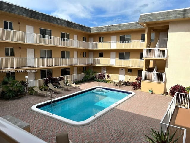 7910 Taft Street 201, Pembroke Pines, FL 33024