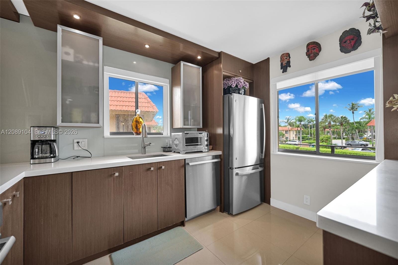374 Lakeview Drive 204, Weston, FL 33326 photo 4