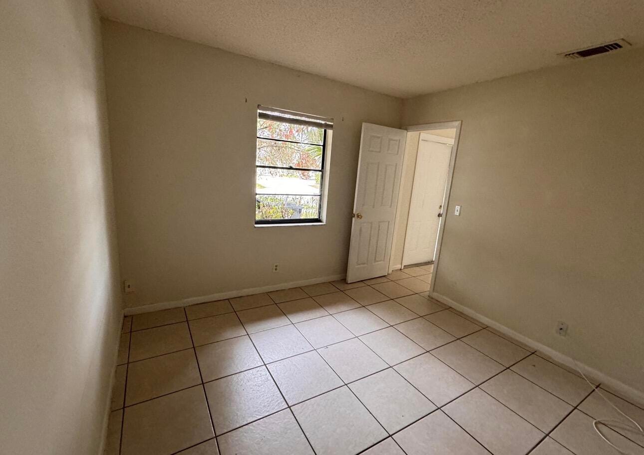 1115 Goldenrod Road 1115 — photo 3
