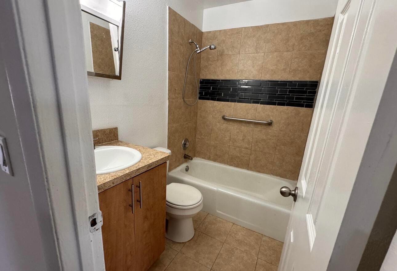1115 Goldenrod Road 1115 — photo 4