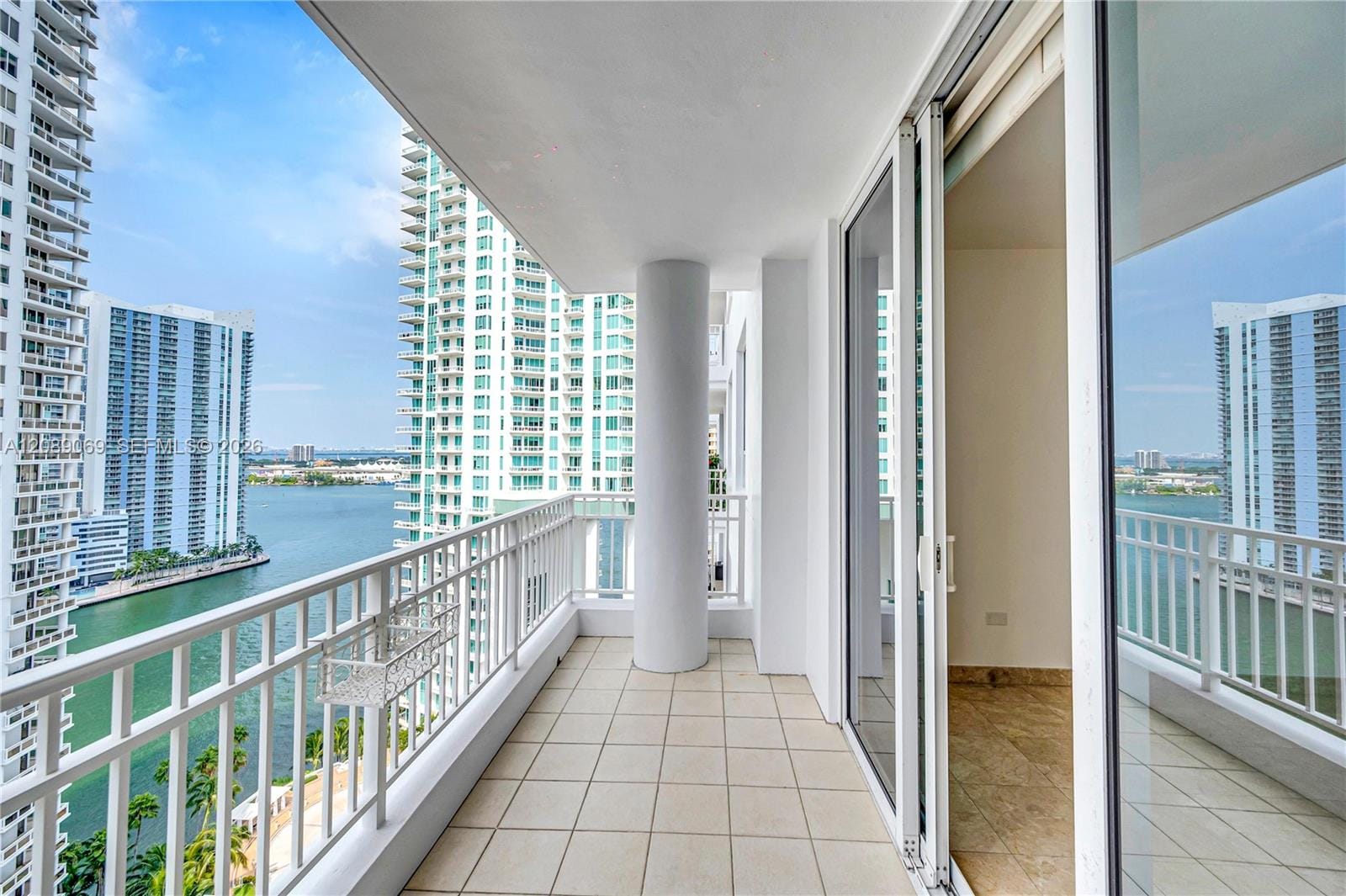 801 Brickell Key Boulevard 2208, Miami, FL 33131 photo 2