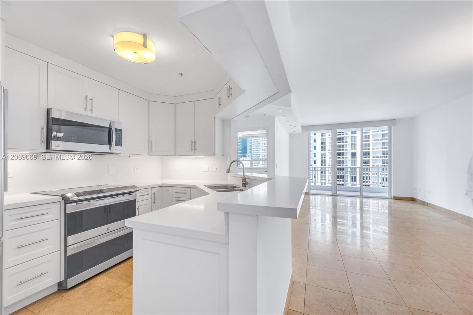 801 Brickell Key Boulevard 2208, Miami, FL 33131 photo 4