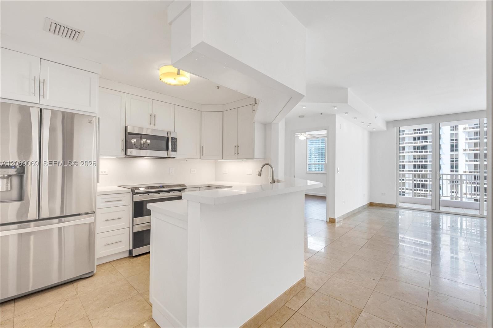 801 Brickell Key Boulevard 2208, Miami, FL 33131 photo 5