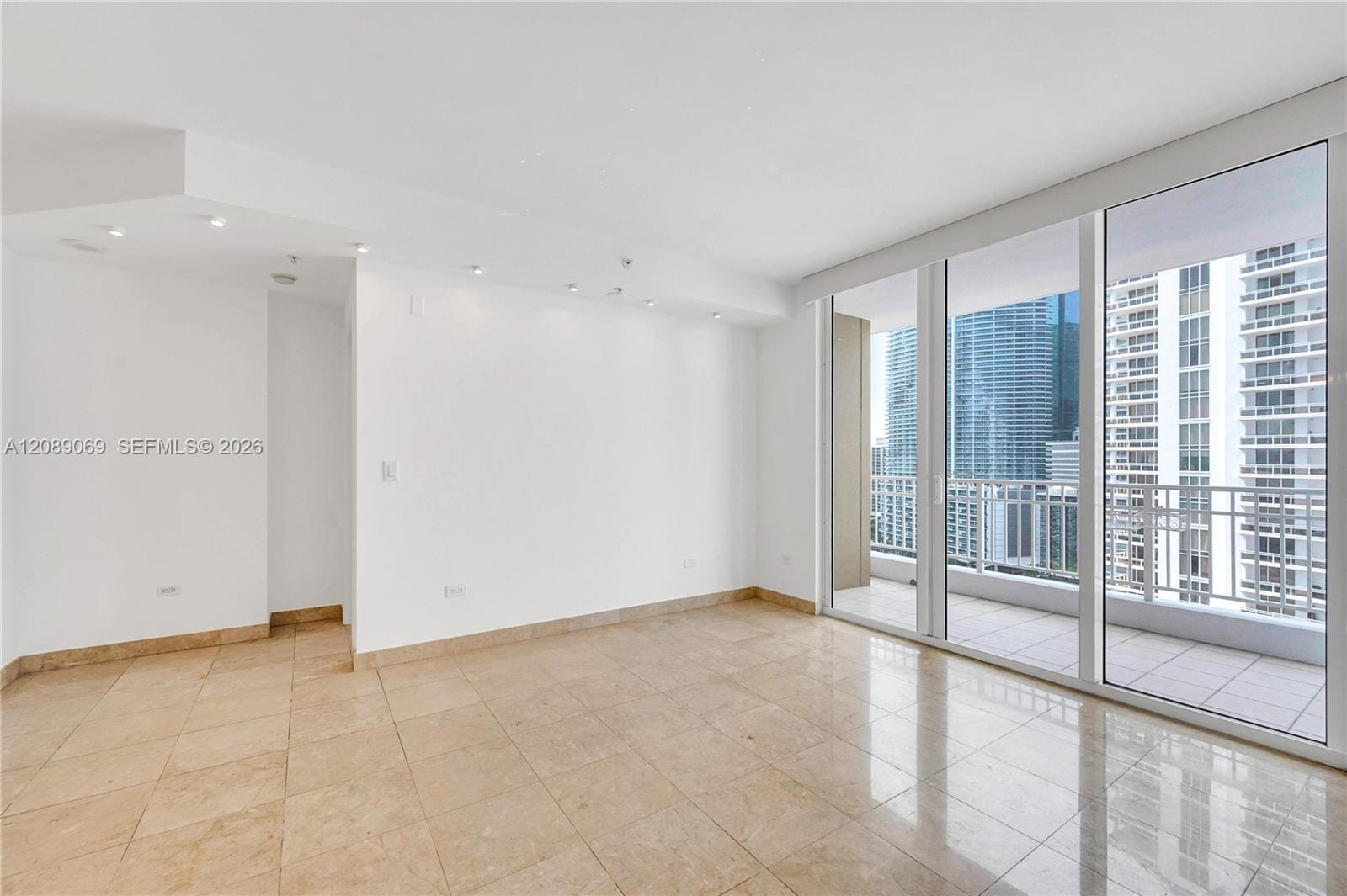801 Brickell Key Boulevard 2208, Miami, FL 33131 photo 9