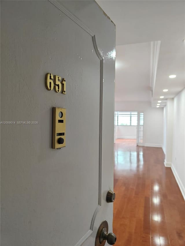 825 Brickell Bay Drive 651, Miami, FL 33131