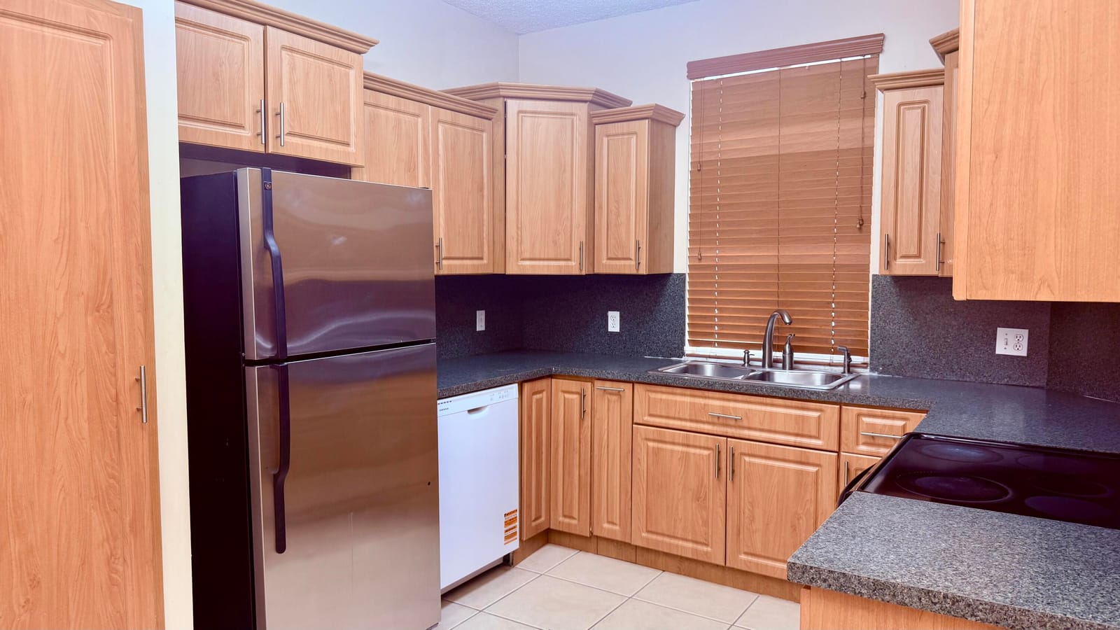 6952 SW 39TH Street C106 — photo 2