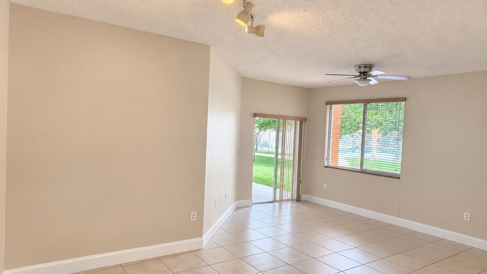6952 SW 39TH Street C106 — photo 5