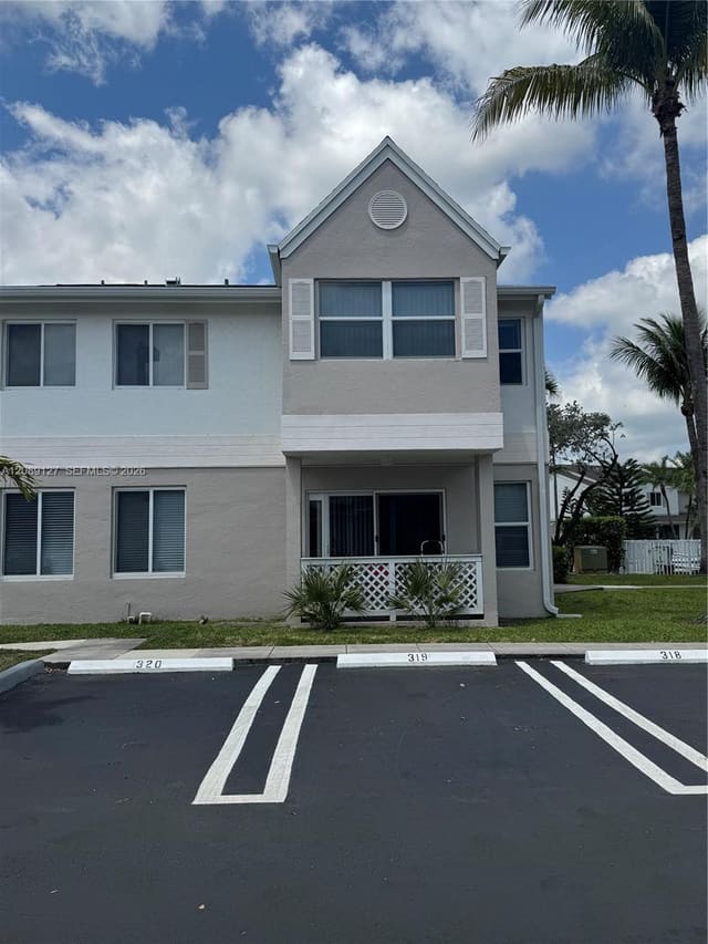 17440 NW 67th Court L-15, Hialeah, FL 33015