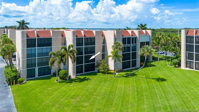 3482 NE Causeway Boulevard 2-203, Jensen Beach, FL 34957