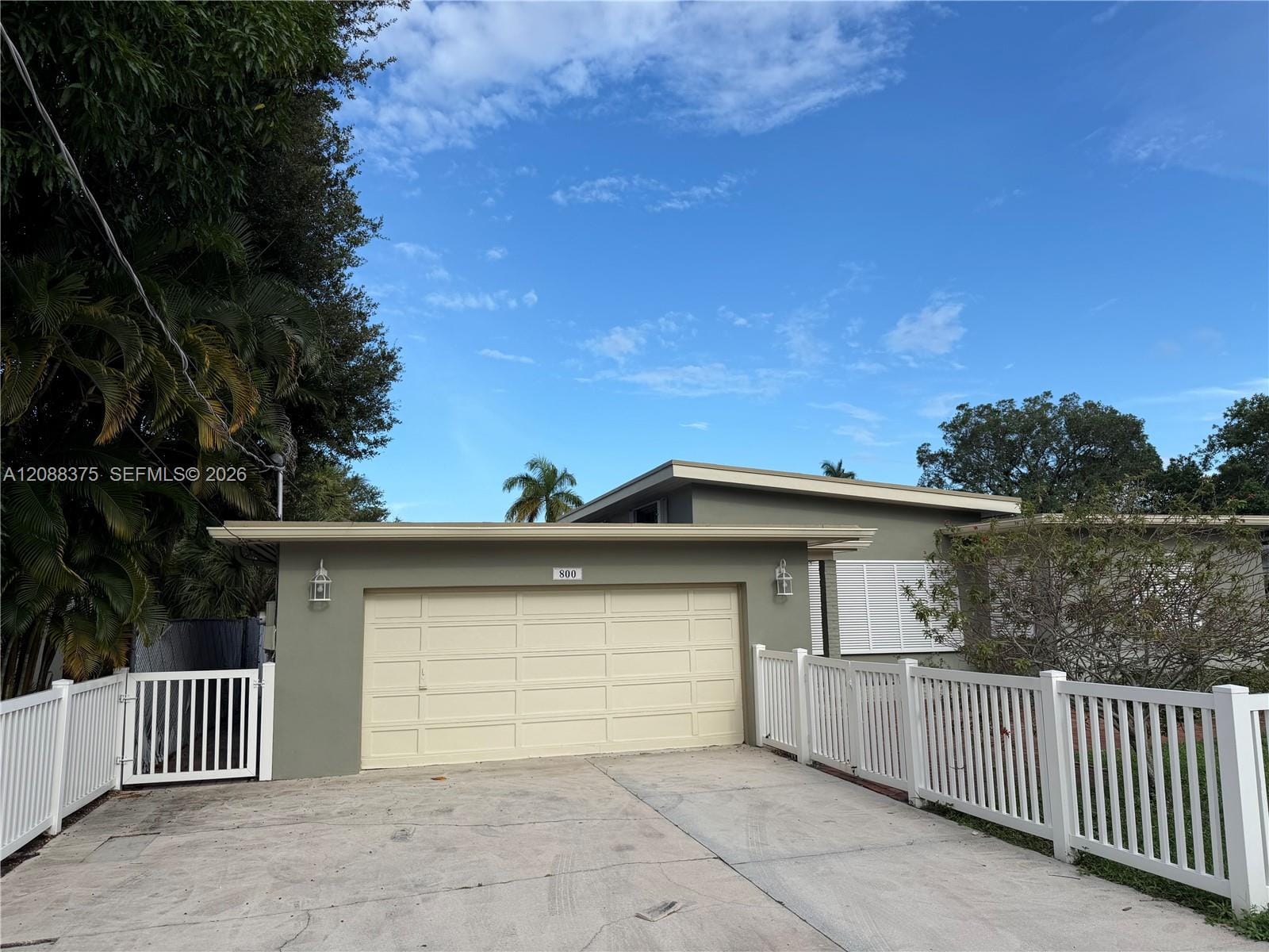 800 SW 8th Terrace — photo 3
