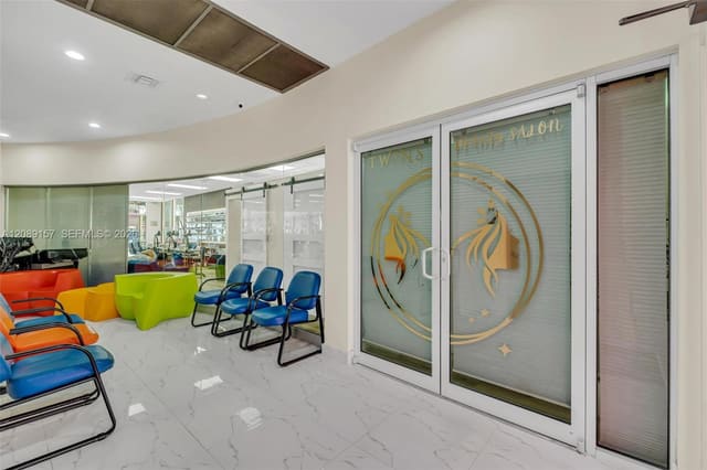 6220 SW 8st, Miami, FL 33144