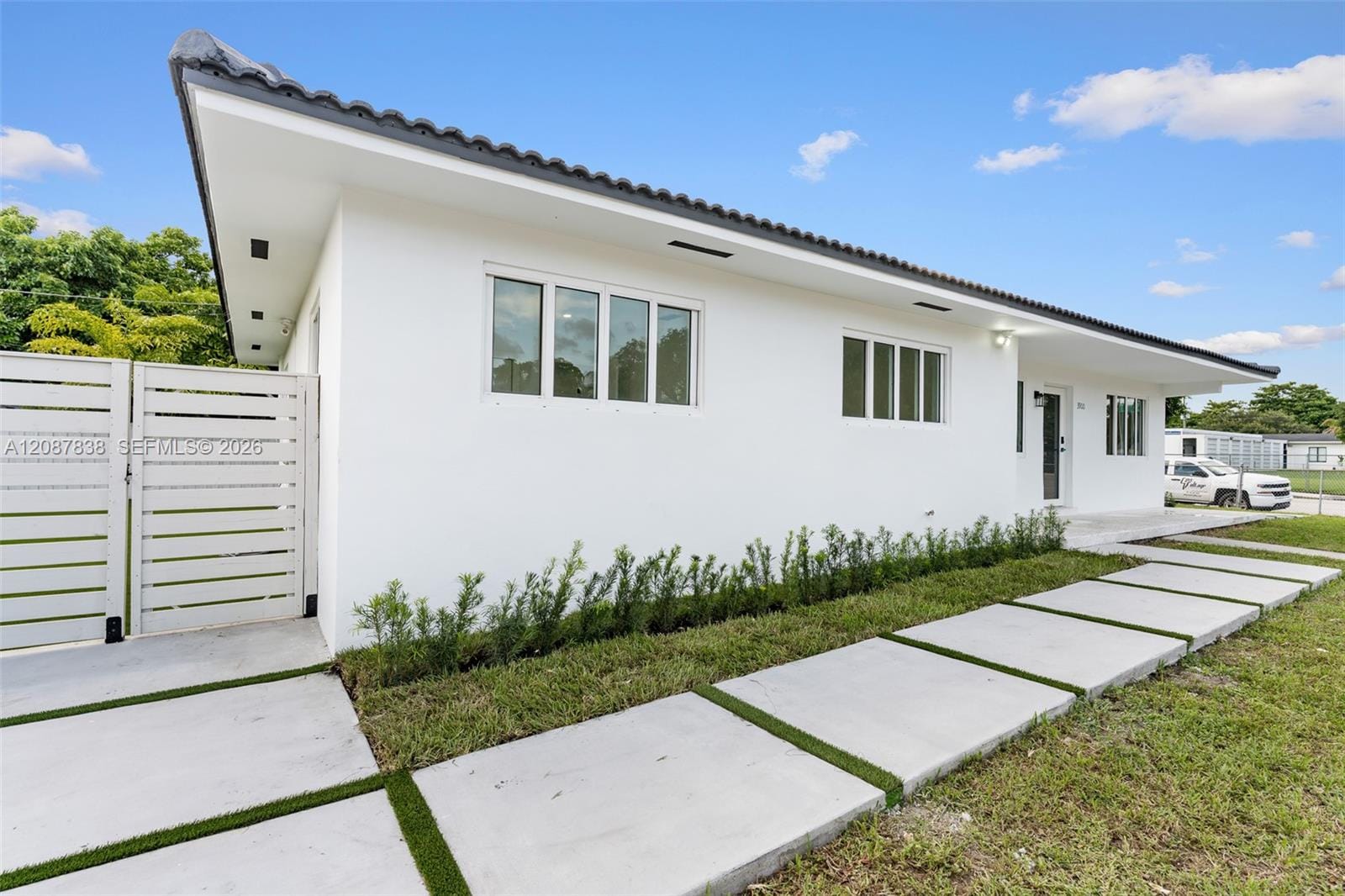 3900 SW 67th Avenue, Miami, FL 33155 photo 2