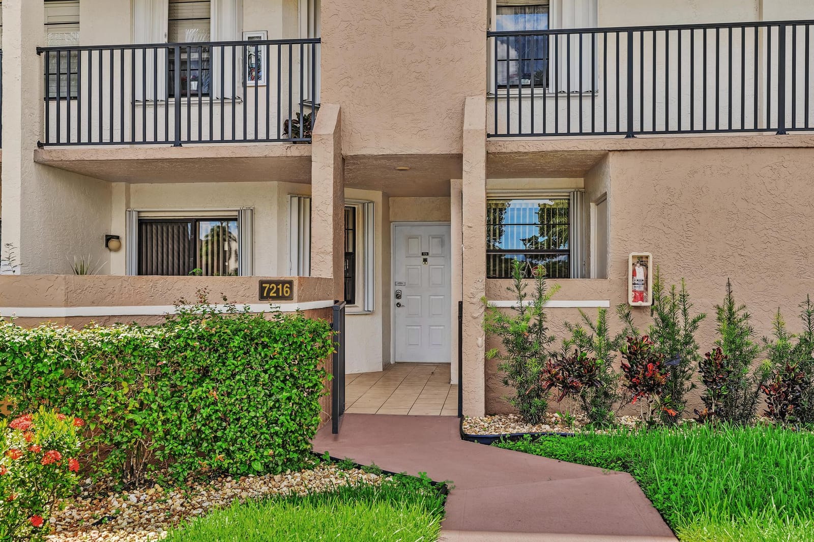 7216 Fairfax Drive 109 — photo 2