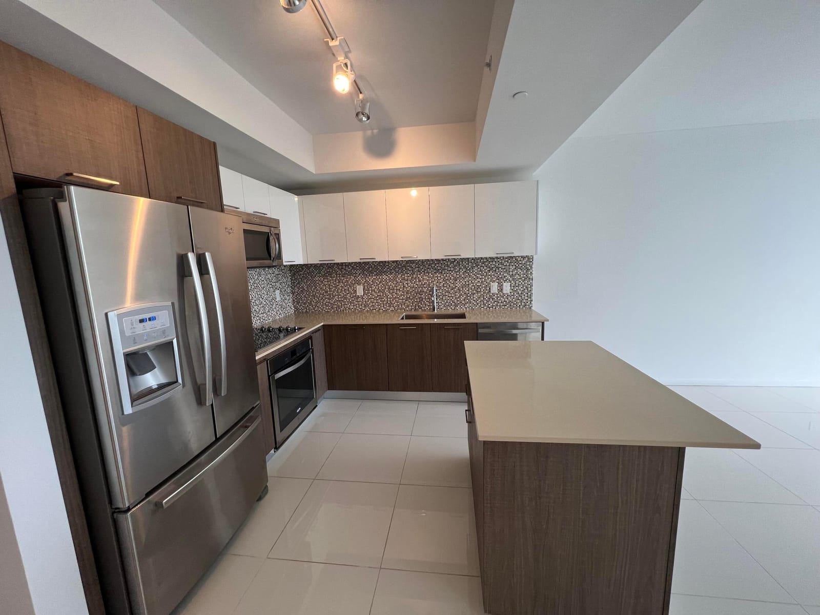 5300 PASEO Boulevard 708 — photo 2