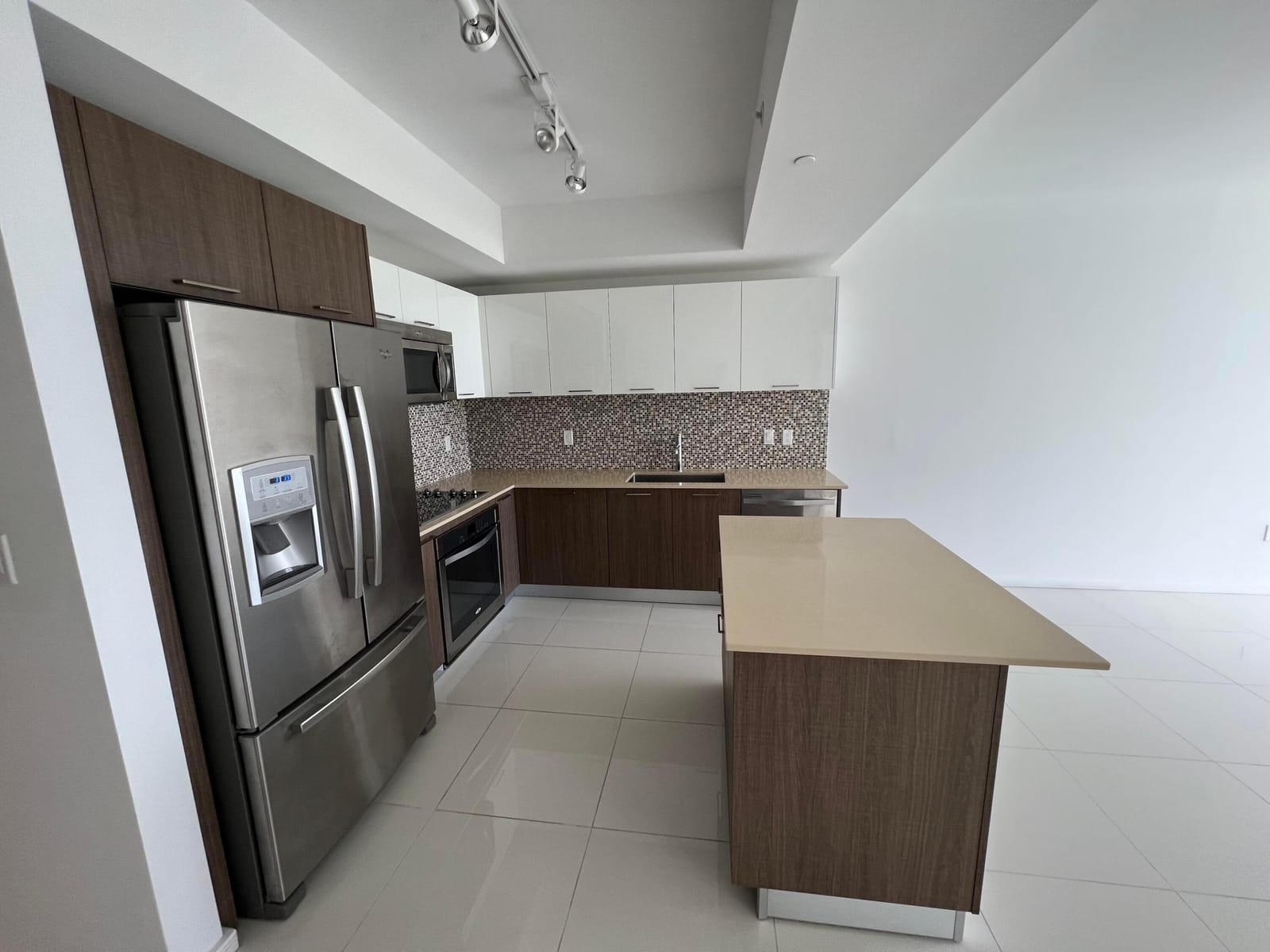 5300 PASEO Boulevard 708 — photo 3