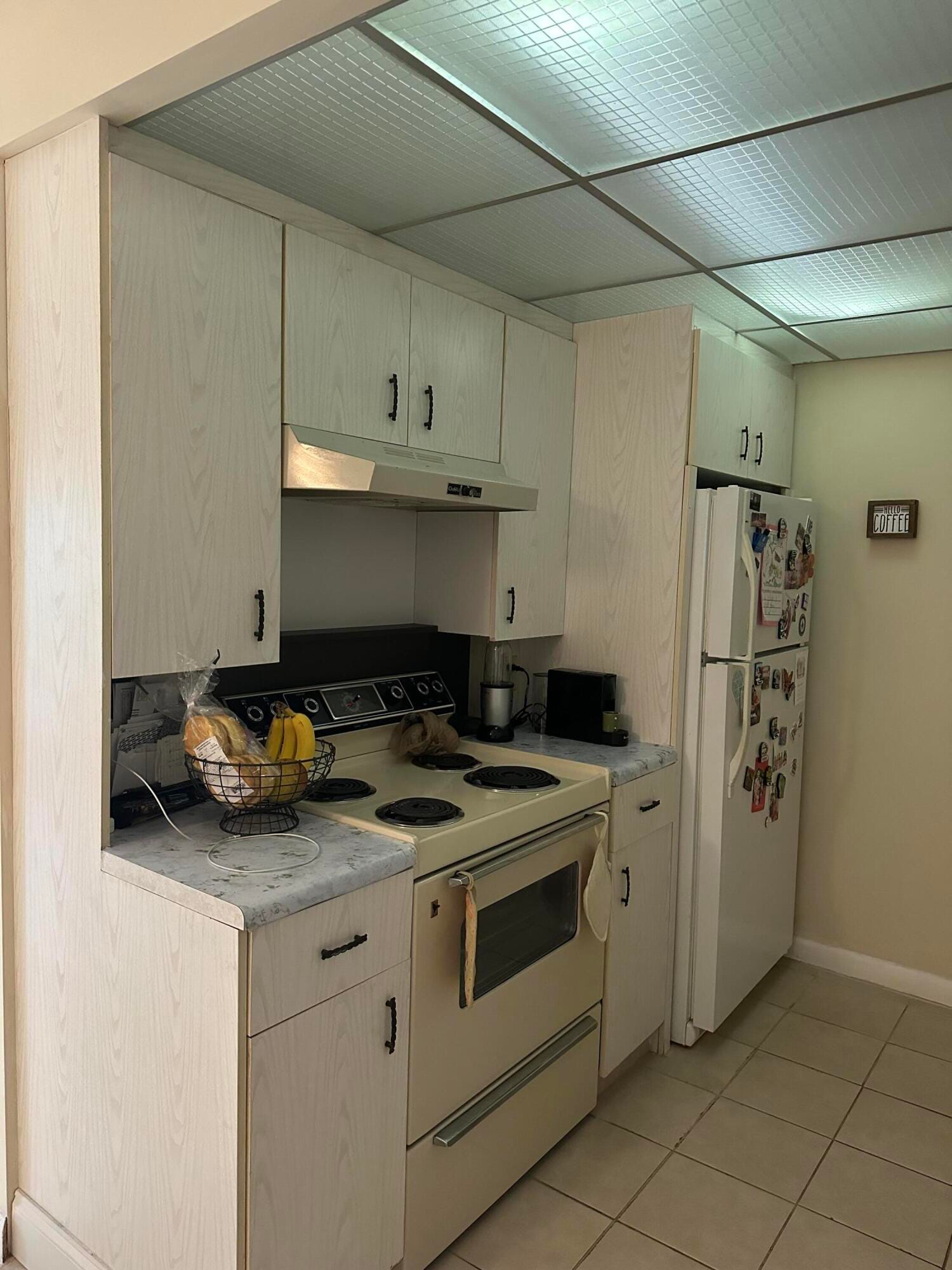 1090 Cornwall E — photo 9