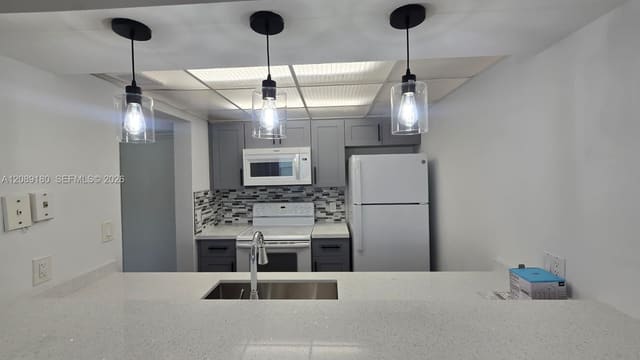 8180 Geneva Court 419, Doral, FL 33166