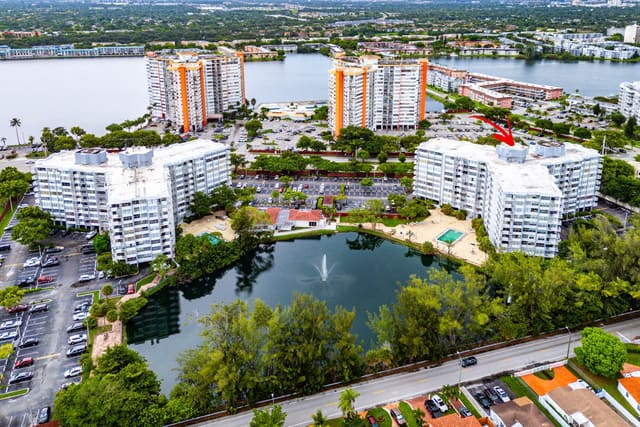 1300 NE Miami Gardens Drive 308E, Miami, FL 33179