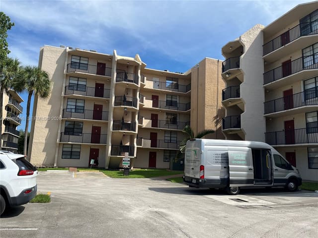 3550 Blue Lake Drive 401, Pompano Beach, FL 33064