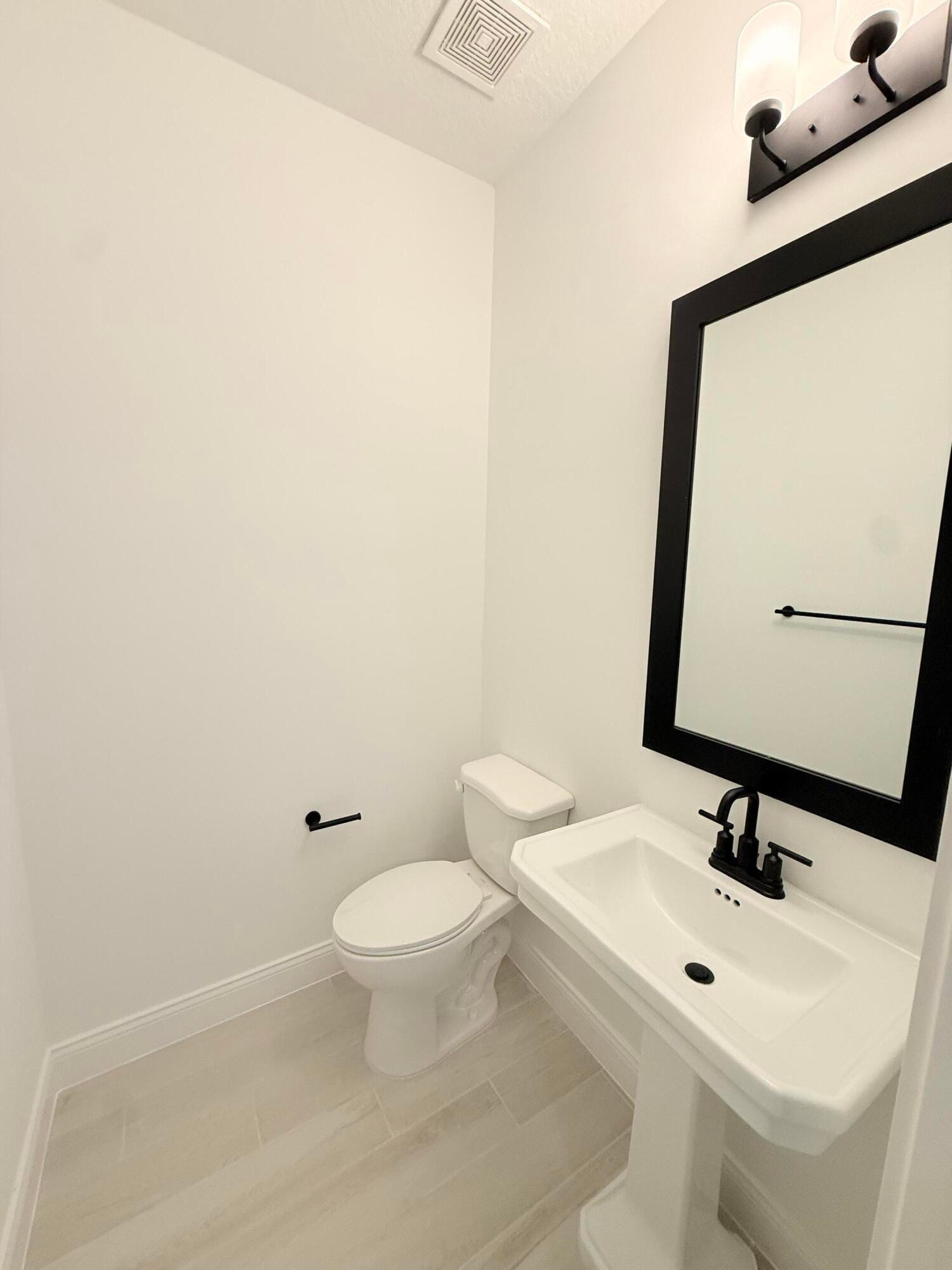 121 SE Birch Terrace, Stuart, FL 34997 photo 9