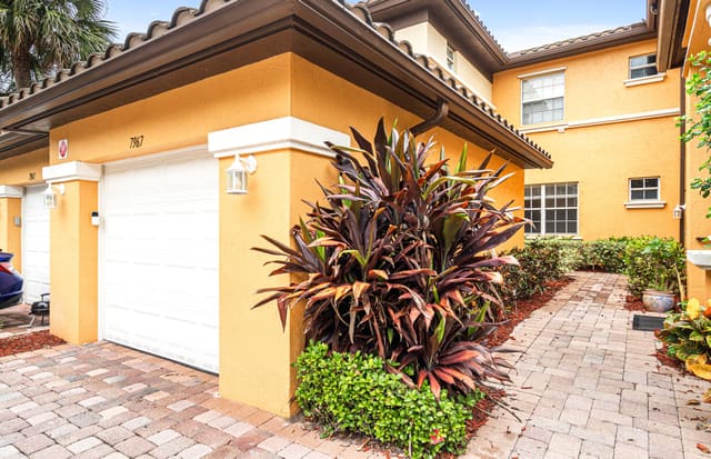 7967 NW 127TH Lane 5-B, Parkland, FL 33076