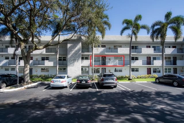 8305 NW 61ST Street C211, Tamarac, FL 33321