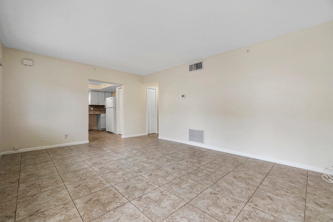 701 NE 7TH Avenue 4 — photo 2