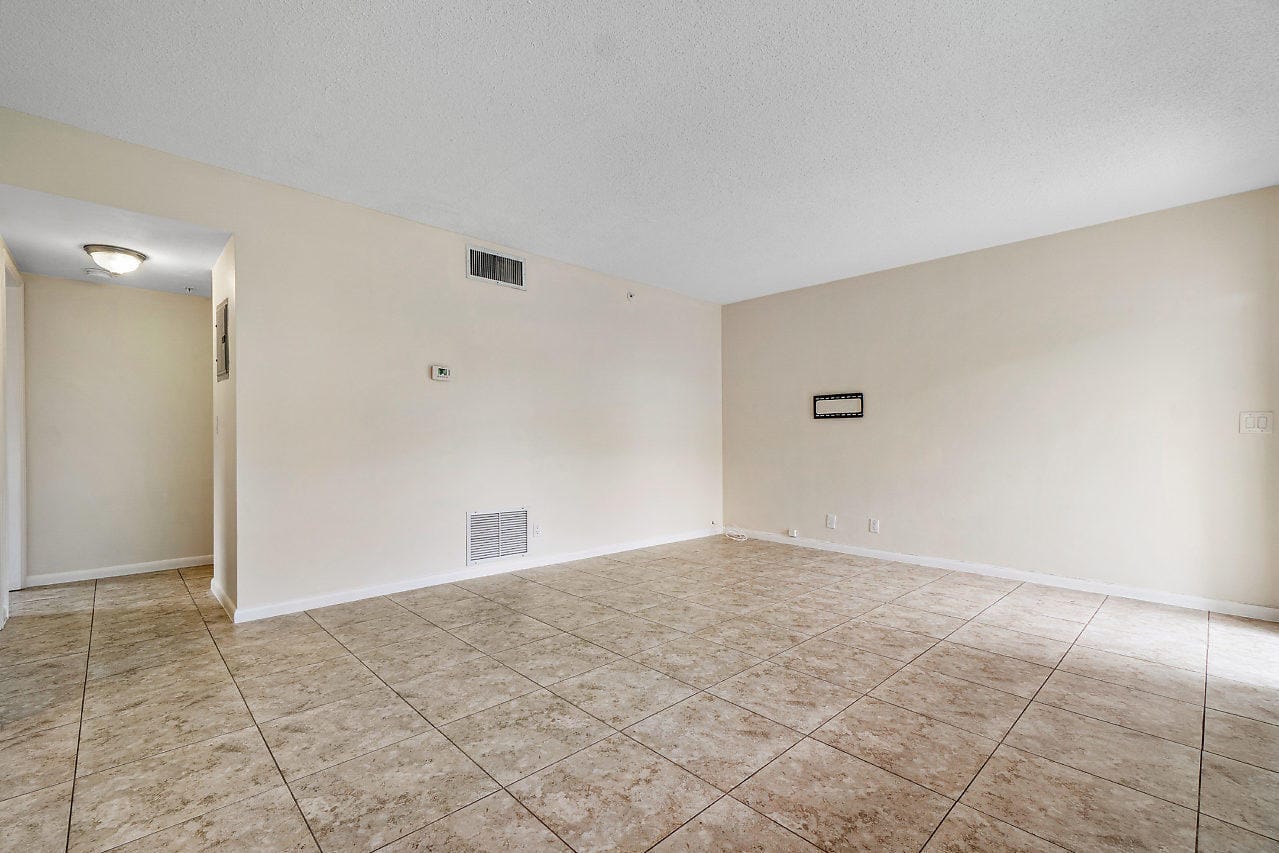 701 NE 7TH Avenue 4 — photo 3