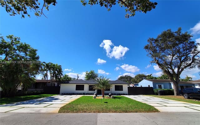 216 Shadow Way, Miami Springs, FL 33166