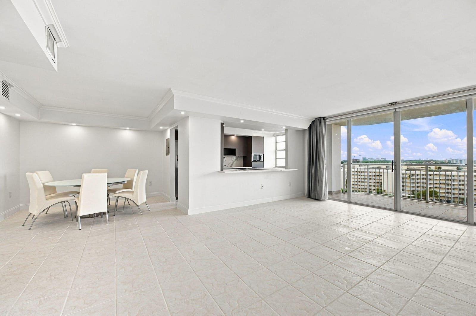 18021 Biscayne Boulevard 901, Aventura, FL 33160 photo 4