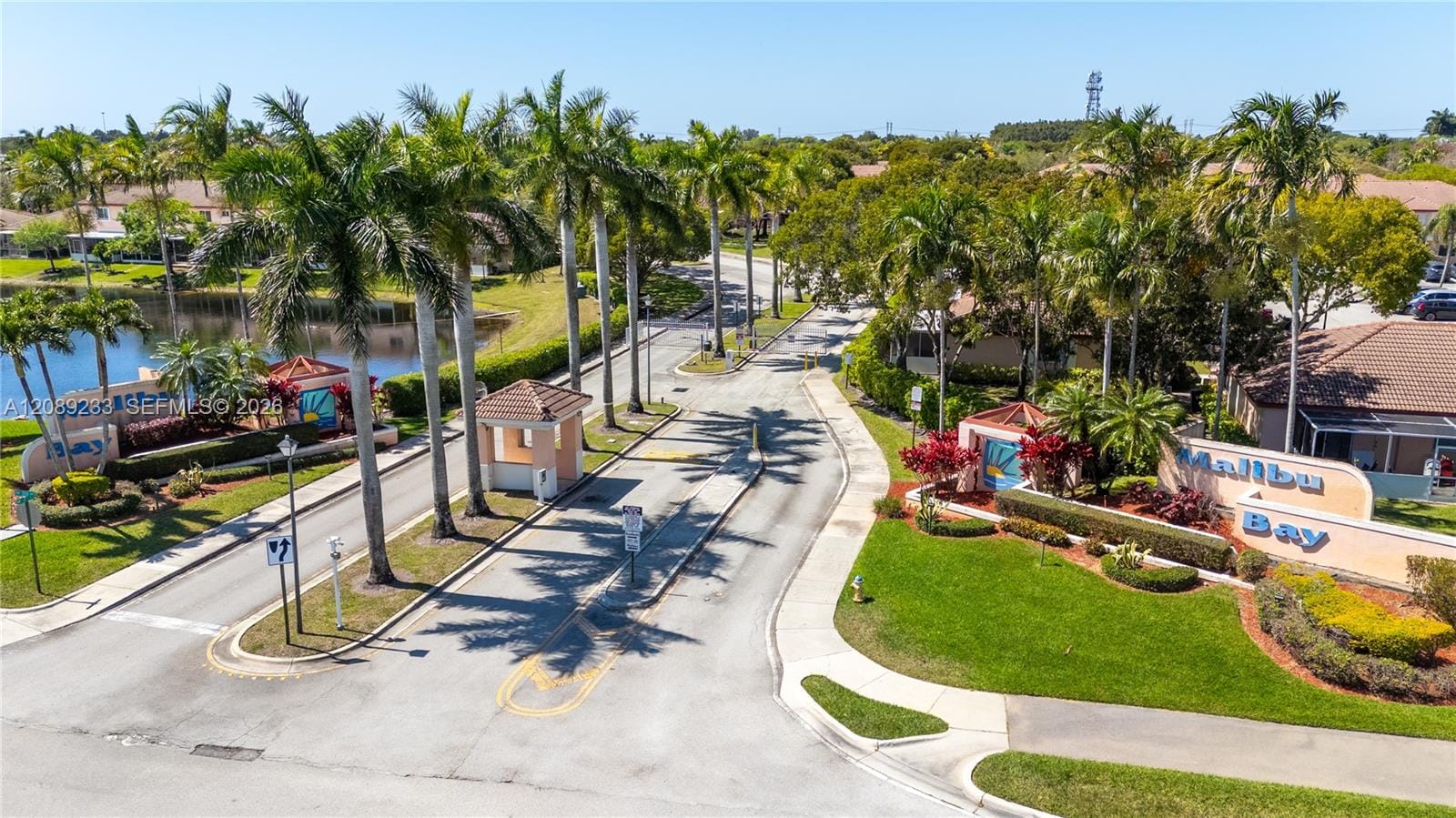816 NW 208th Way, Pembroke Pines, FL 33029 photo 3