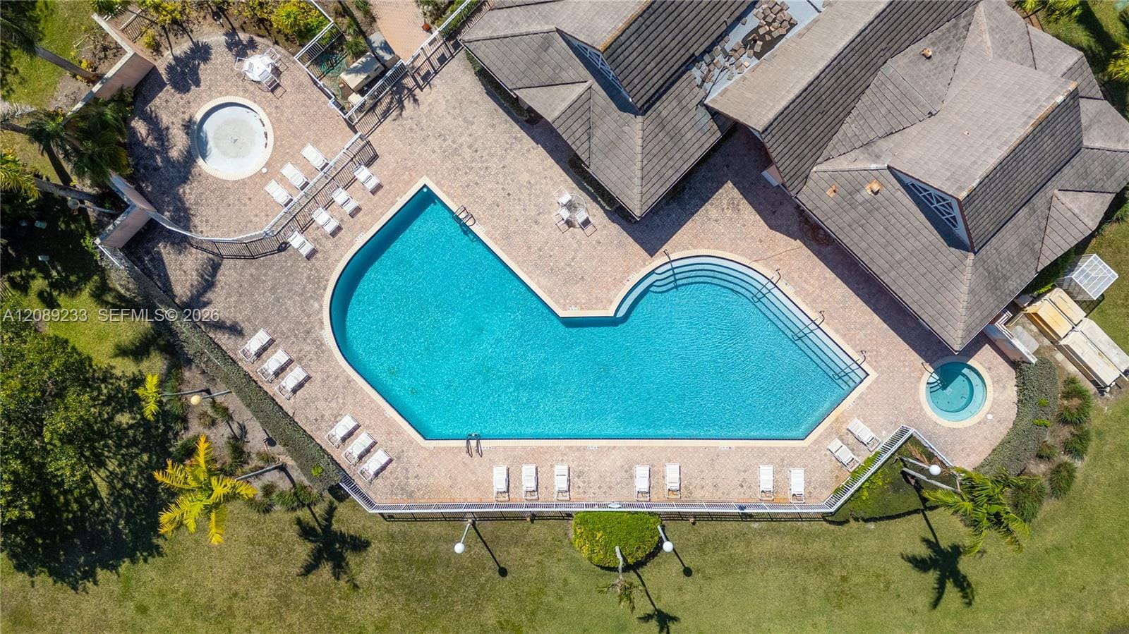 816 NW 208th Way, Pembroke Pines, FL 33029 photo 4