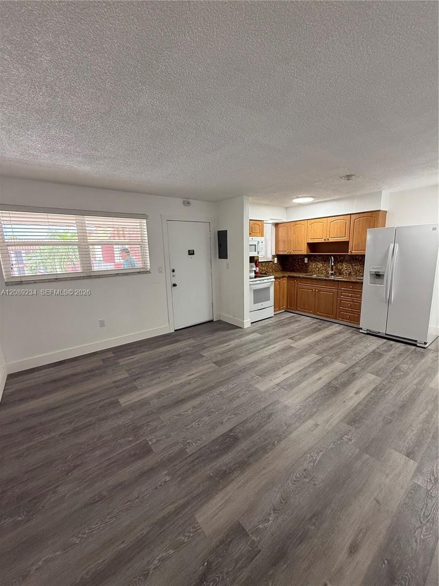 2385 NW 11th Street C31, Miami, FL 33125 photo 3