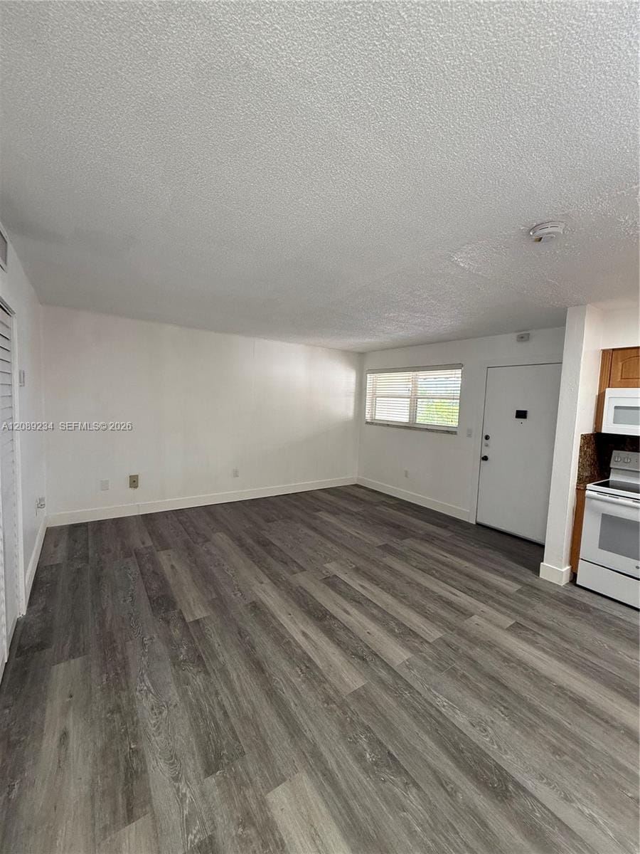 2385 NW 11th Street C31, Miami, FL 33125 photo 4